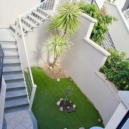 Daire Residencial Las Lomas 1 *