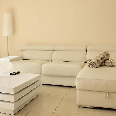 Daire Residencial Las Lomas 1 *