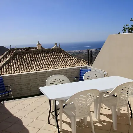 Daire Residencial Las Lomas 1 *